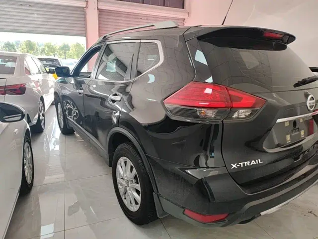 Nissan X-Trail — Фото автомобиля 4