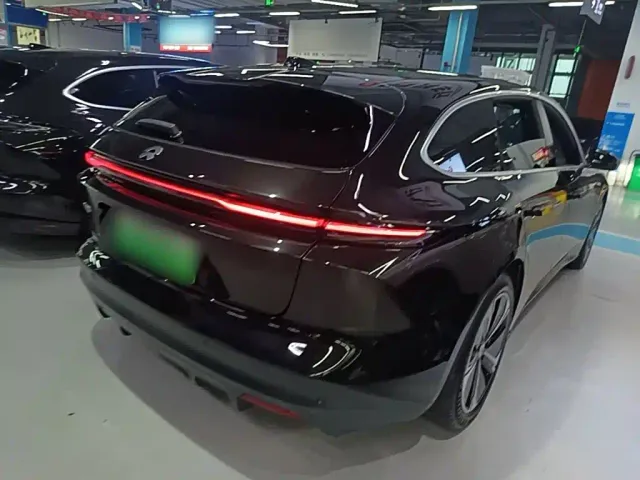 Nio ET5 Touring — Фото автомобиля 6