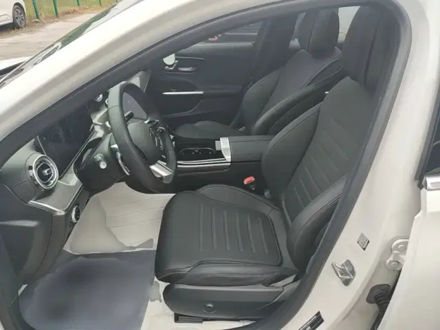 Mercedes-Benz C-Class — Фото автомобиля 14