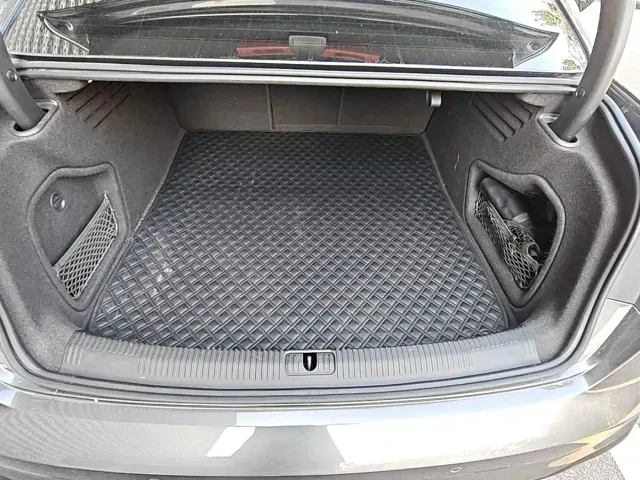 Audi A4L — Фото автомобиля 14