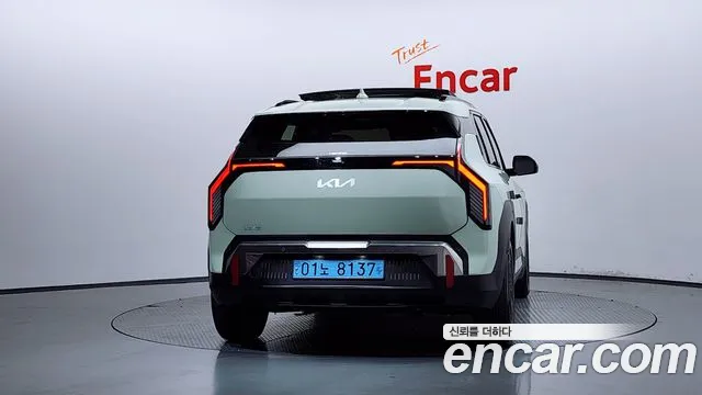 Kia EV3 Standard 2WD — Фото автомобиля 4