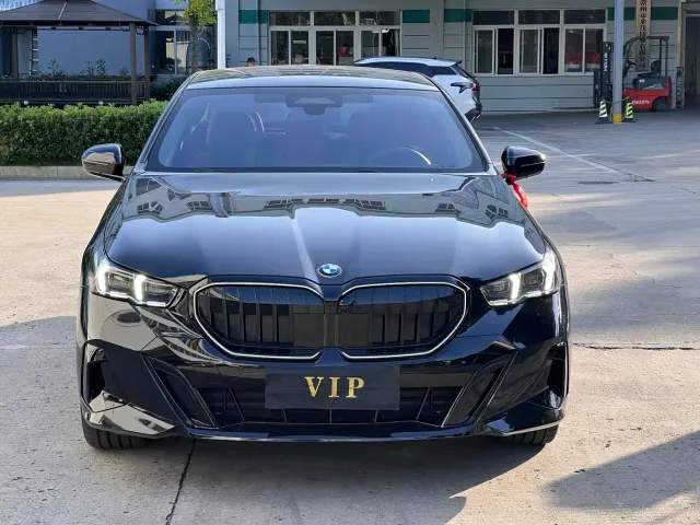 BMW 5 Series — Фото автомобиля 2