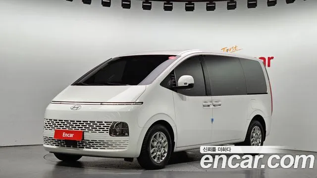 Фотография автомобиля — Hyundai Staria