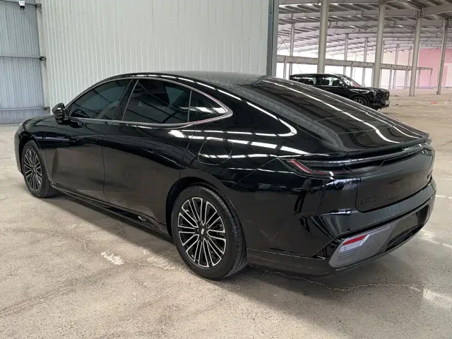 Geely Galaxy Xingyao 8 — Фото автомобиля 16
