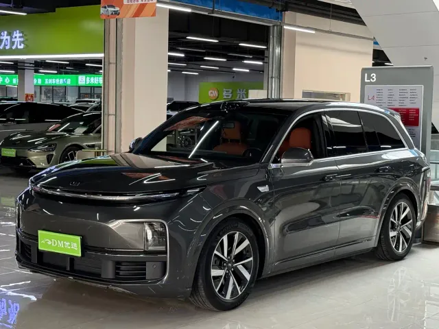 Li Auto L8 — Фото автомобиля 3