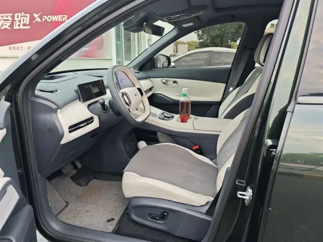 Geely Galaxy Starship 7 EM-i — Фото автомобиля 4