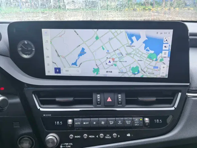 Lexus ES — Фото автомобиля 21