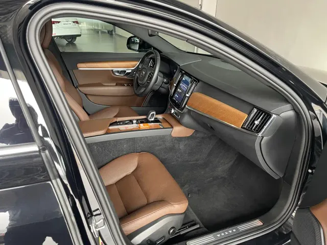 Volvo Volvo S90 2024 B5 Momentum Luxury Edition — Фото автомобиля 27