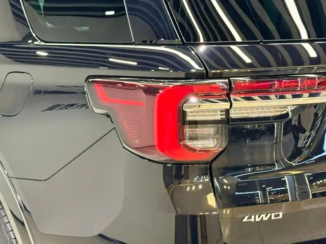 Ford Explorer — Фото автомобиля 6