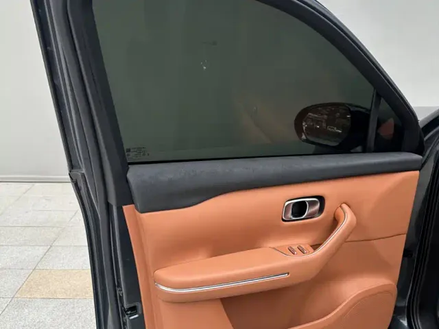 Leapmotor C10 — Фото автомобиля 12