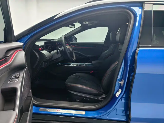 Ford EVOS — Фото автомобиля 13