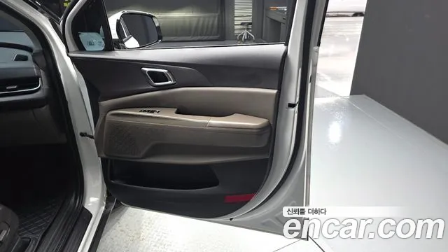 Kia Carnival Generation 4 — Фото автомобиля 14