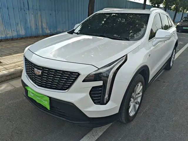 Фотография автомобиля — Cadillac XT4