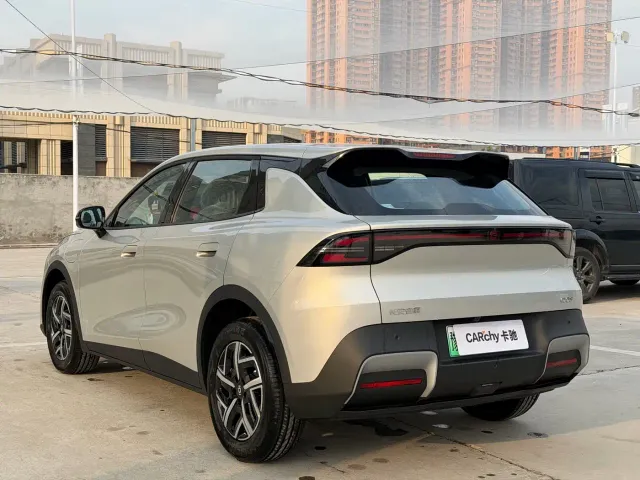 Changan Qiyuan Q05 — Фото автомобиля 6