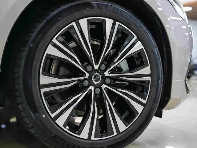 Volvo S60 — Фото автомобиля 11