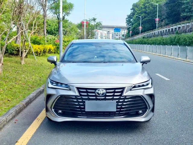 Toyota Avalon — Фото автомобиля 2