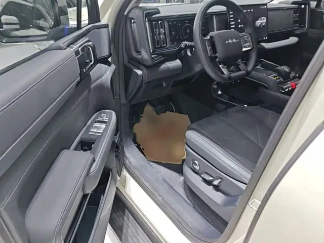 BYD FangChengBao Leopard 5 — Фото автомобиля 15