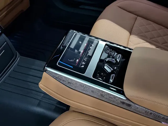 Audi A8 — Фото автомобиля 17