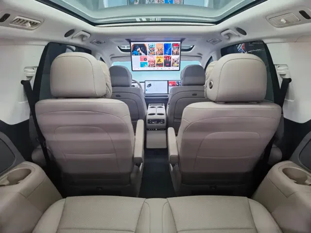 Li Auto i8 — Фото автомобиля 9