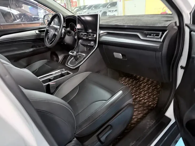 Haval M6 — Фото автомобиля 20