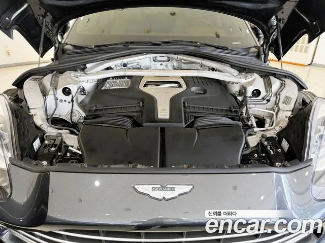 Aston Martin DBX — Фото автомобиля 6
