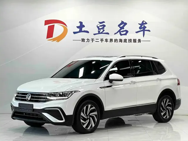 Фотография автомобиля — Volkswagen Tiguan L