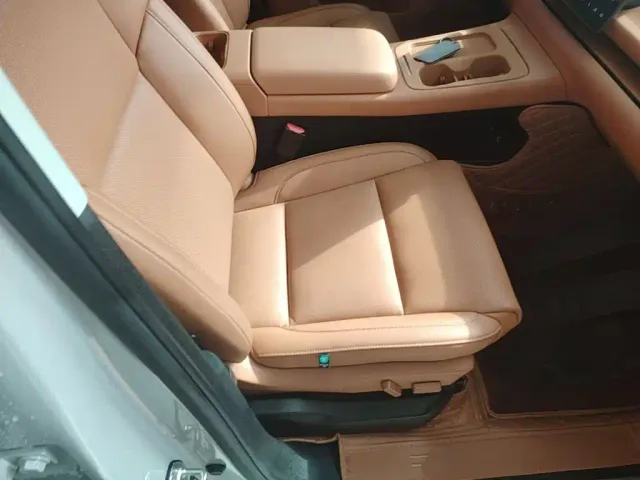 Leapmotor C10 — Фото автомобиля 24