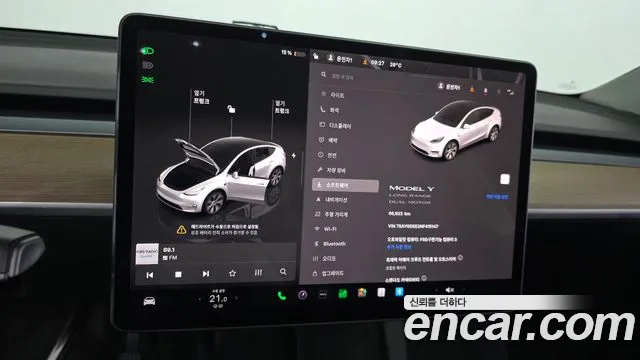 Tesla Model Y — Фото автомобиля 26