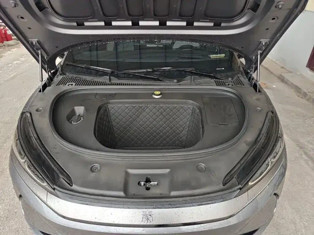BYD Qin L — Фото автомобиля 19