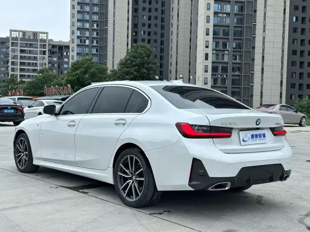 BMW 3 Series — Фото автомобиля 4