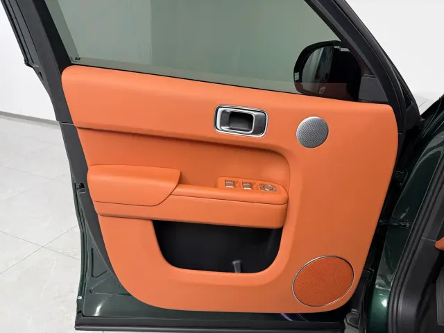 Li Auto L8 — Фото автомобиля 8