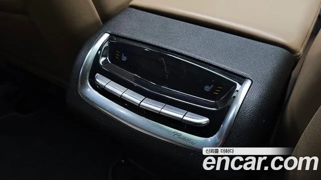 Cadillac XT6 — Фото автомобиля 14