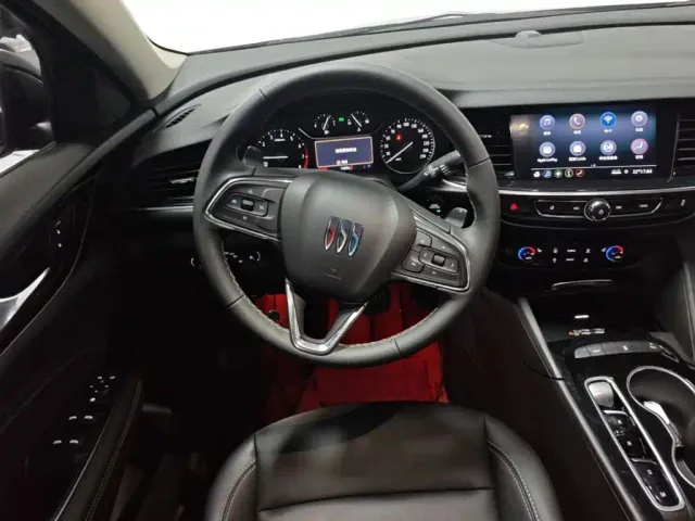 Buick Regal — Фото автомобиля 10