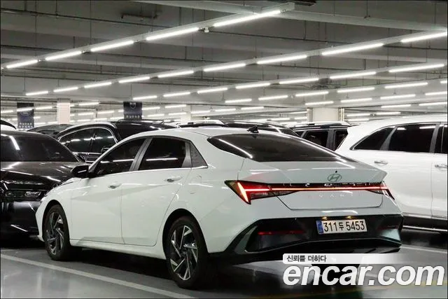 Hyundai Avante CN7 — Фото автомобиля 5