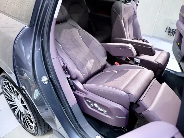 Xpeng GX — Фото автомобиля 15