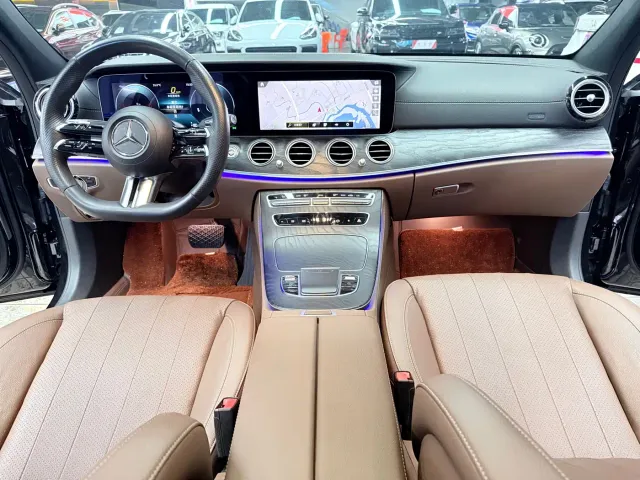 Mercedes-Benz E-Class — Фото автомобиля 23