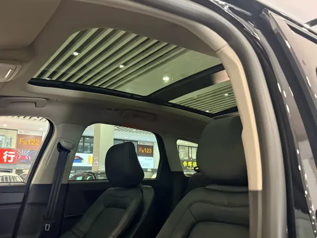 Lincoln Corsair — Фото автомобиля 10