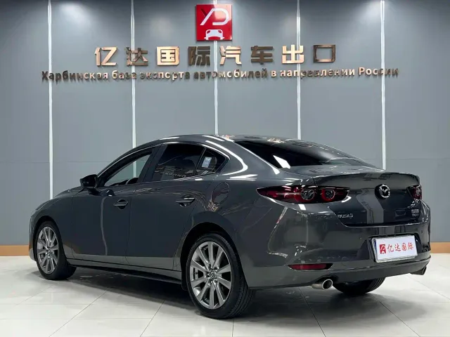 Mazda Axela — Фото автомобиля 4