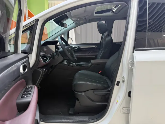 GAC Trumpchi M6 — Фото автомобиля 7