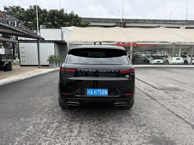 Land Rover Range Rover Sport — Фото автомобиля 12