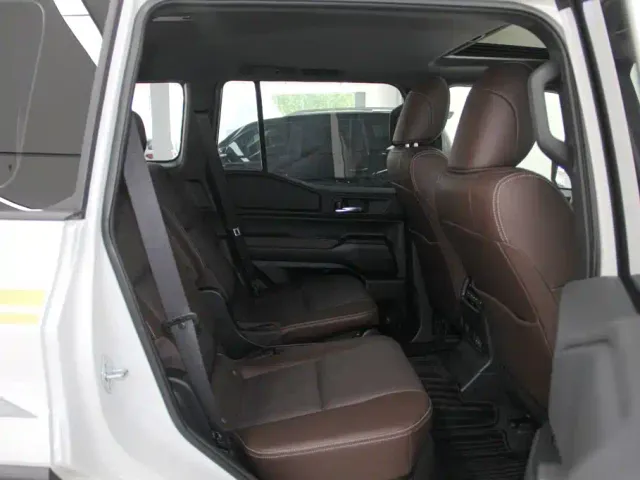 Toyota Prado — Фото автомобиля 9