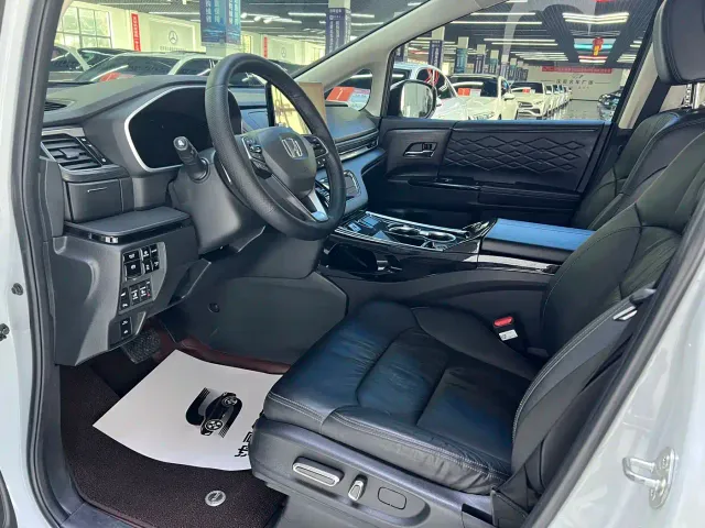 Honda Elysion — Фото автомобиля 4
