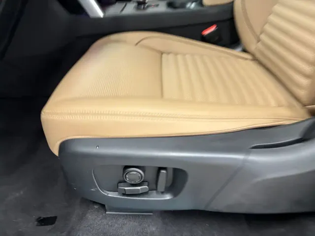 Land Rover Discovery Sport — Фото автомобиля 11