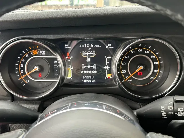 Jeep Wrangler — Фото автомобиля 14