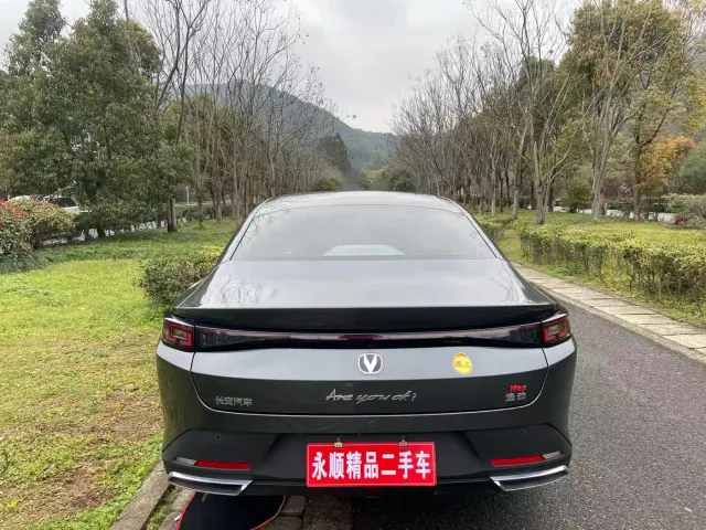 Changan Eado — Фото автомобиля 12