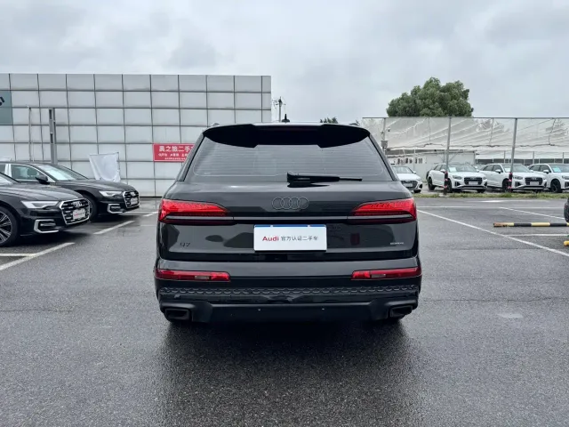 Audi Q7 — Фото автомобиля 6