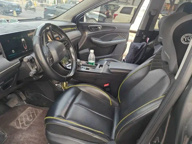 Roewe RX5 — Фото автомобиля 18