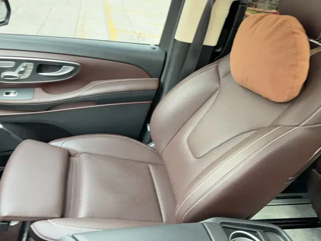Mercedes-Benz V-Class — Фото автомобиля 13