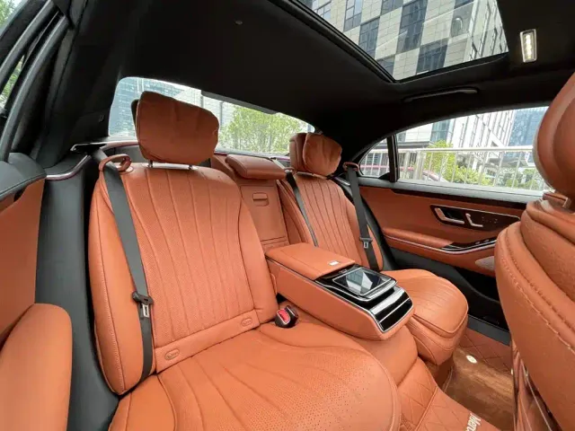 Mercedes-Benz S-Class — Фото автомобиля 23