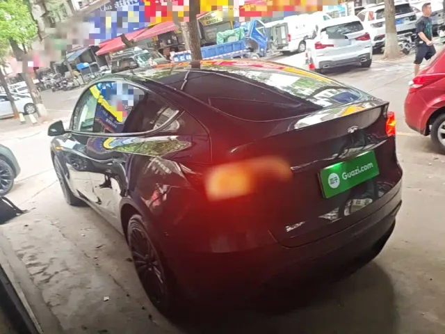 Tesla Model Y — Фото автомобиля 4